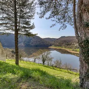 vacancole-le-domaine-de-confolant.hotels-rhonealpes.com/